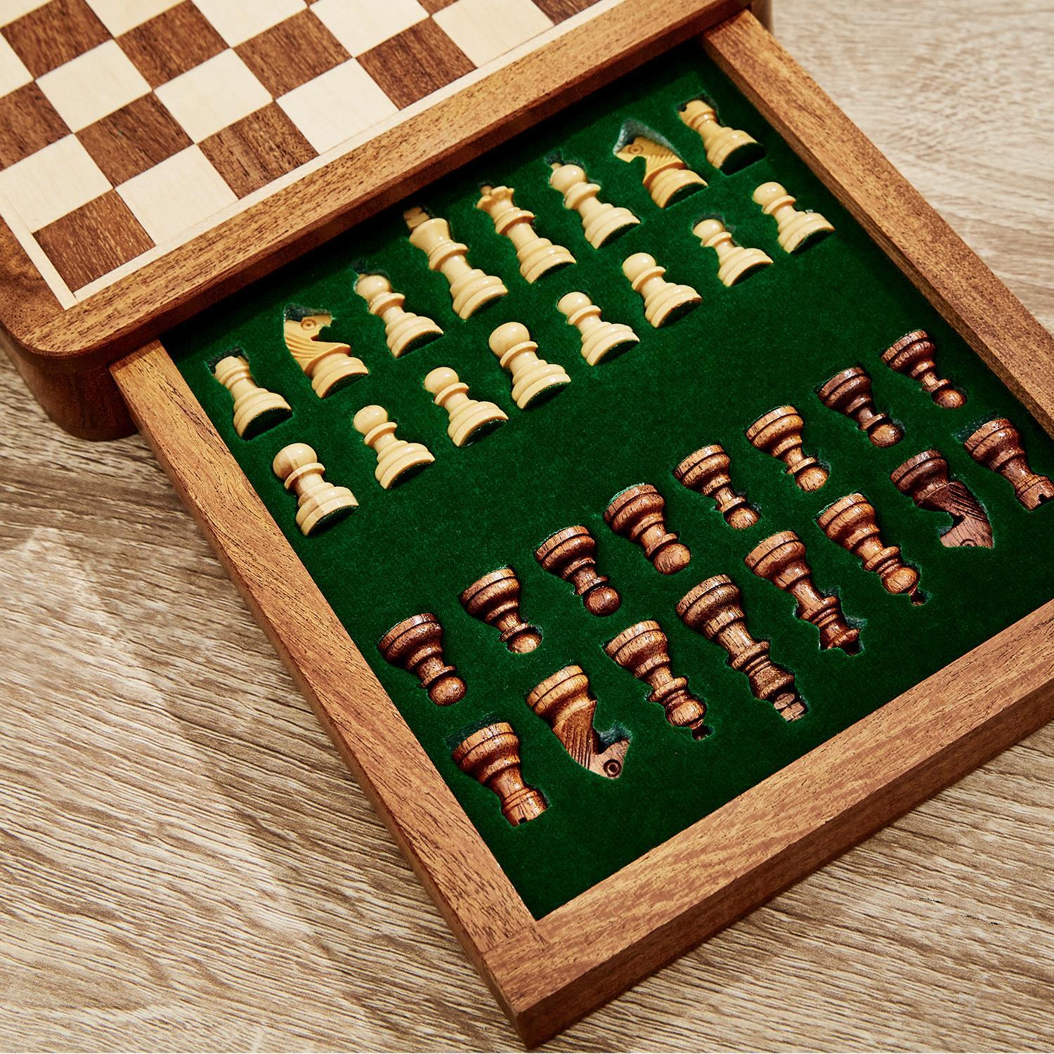 Magnetic Chess Set in Wooden Box