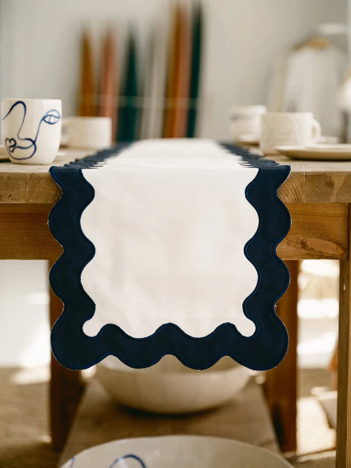 Rivie White Table Runner